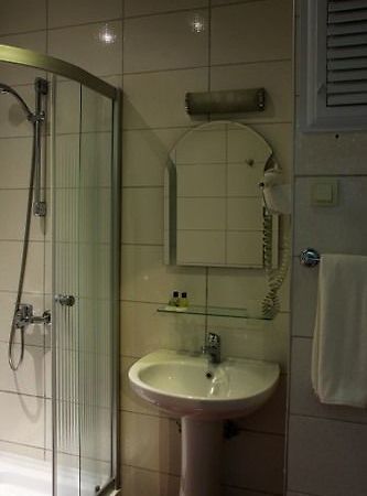 Vela Hotel All Inclusive 말마리스 외부 사진