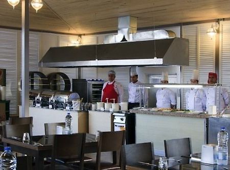 Vela Hotel All Inclusive 말마리스 외부 사진