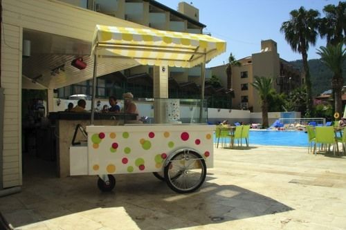 Vela Hotel All Inclusive 말마리스 외부 사진